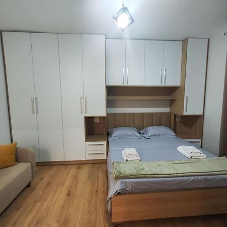 Starlight Downtown Apartment Tirana Exterior foto