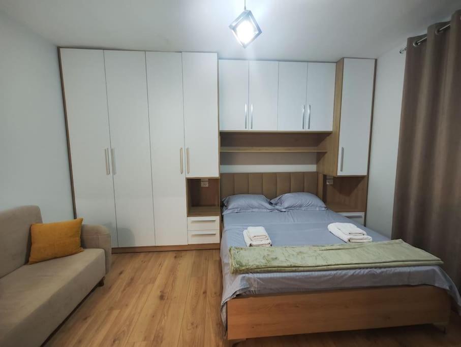 Starlight Downtown Apartment Tirana Exterior foto